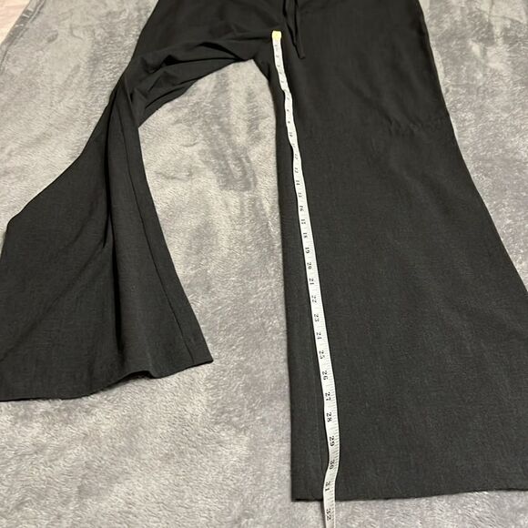 Old Navy Stretch Pant. Gray. Size 10 - Picture 4 of 7